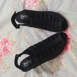 NWOT Munro Black open toe heels